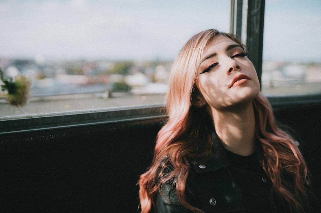 のインスタグラム：「Dreaming Alone 💭 __  #againstthecurrent #chrissycostanza #willferi #dangow #atc #pastlives #gravity #music」