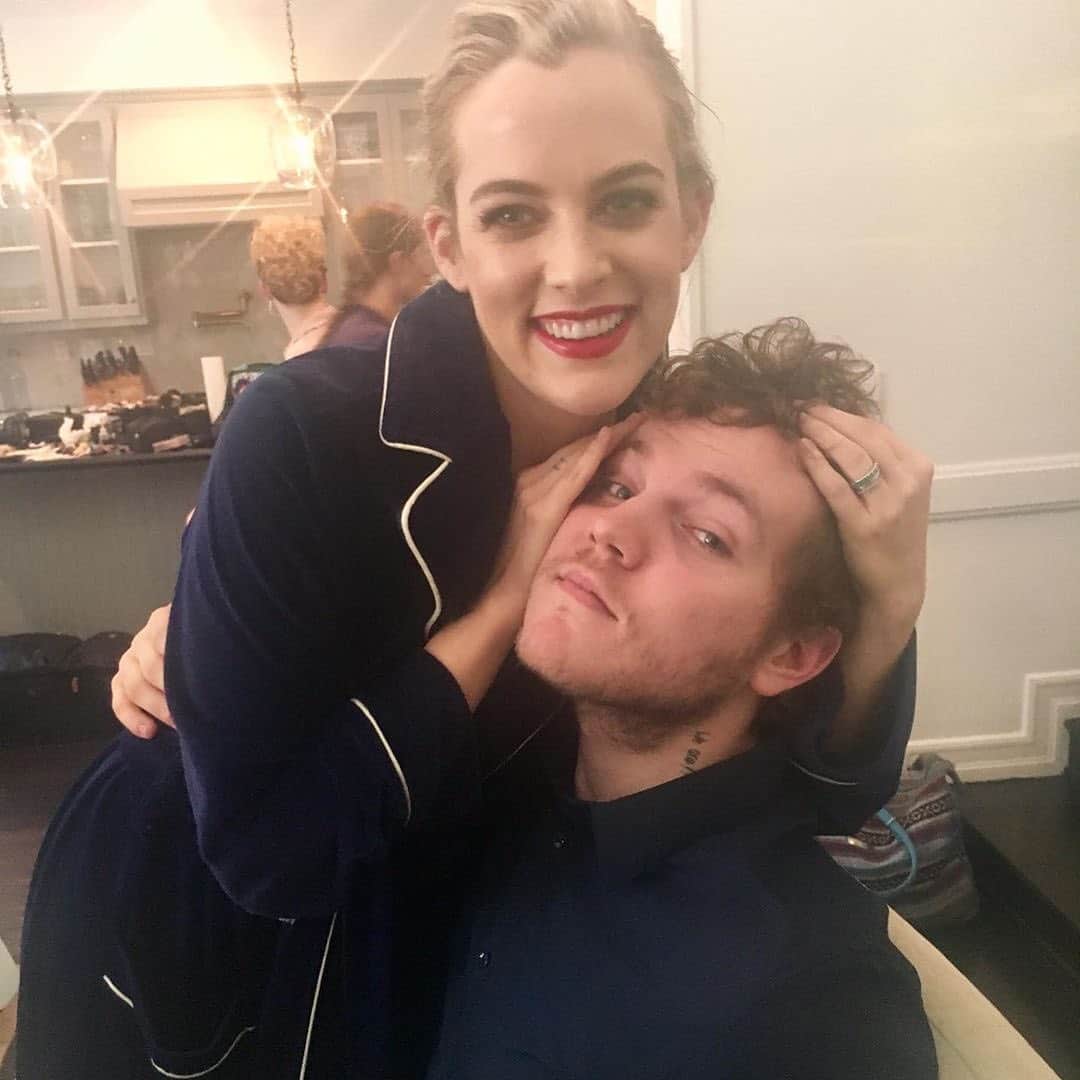 People Magazineさんのインスタグラム写真 - (People MagazineInstagram)「Riley Keough has penned a heartbreaking tribute to her late brother Benjamin, who died at the age of 27. "You. There are no words for you. Angel is the closest I could think of. Pure light. Baby brother. Best friend... I can’t believe you’ve left me. Not you sweet Ben Ben. Anyone but you. I guess this is true heartbreak. I hope we meet again." 💔  #Regram @rileykeough」7月19日 1時40分 - people