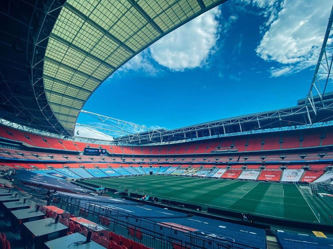 マンチェスター・シティFCさんのインスタグラム写真 - (マンチェスター・シティFCInstagram)「Alright, Wembley? 👋 #ManCity #FACup」7月19日 2時07分 - mancity