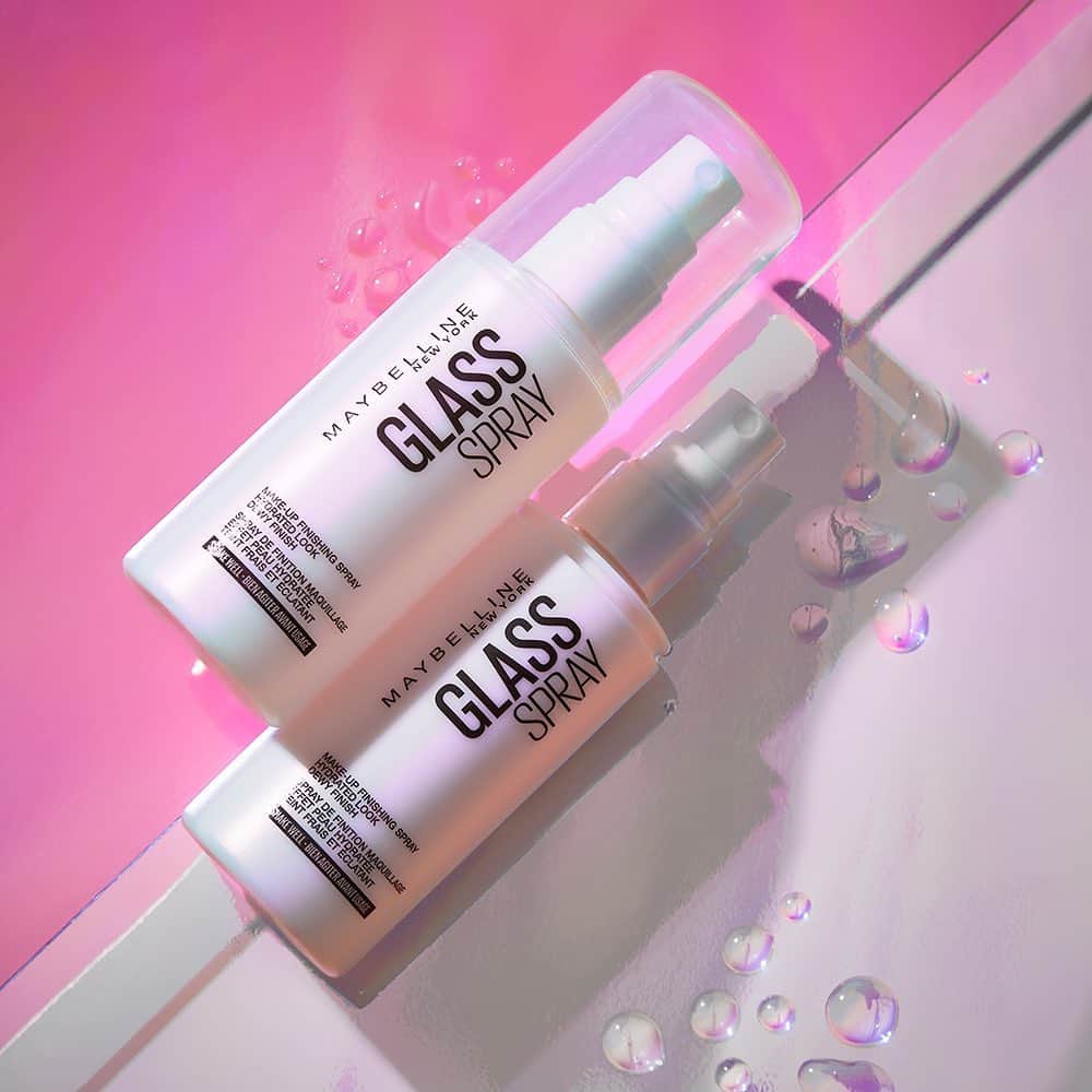 Maybelline New Yorkさんのインスタグラム写真 - (Maybelline New YorkInstagram)「Glow all out from head-to-toe! ✨ Spritz our glass spray to give you an effortless-looking dewy makeup look or spray it on your body to glisten and glow all over! Tag a friend that loves a good glow! #mnyglassspray」7月19日 2時01分 - maybelline