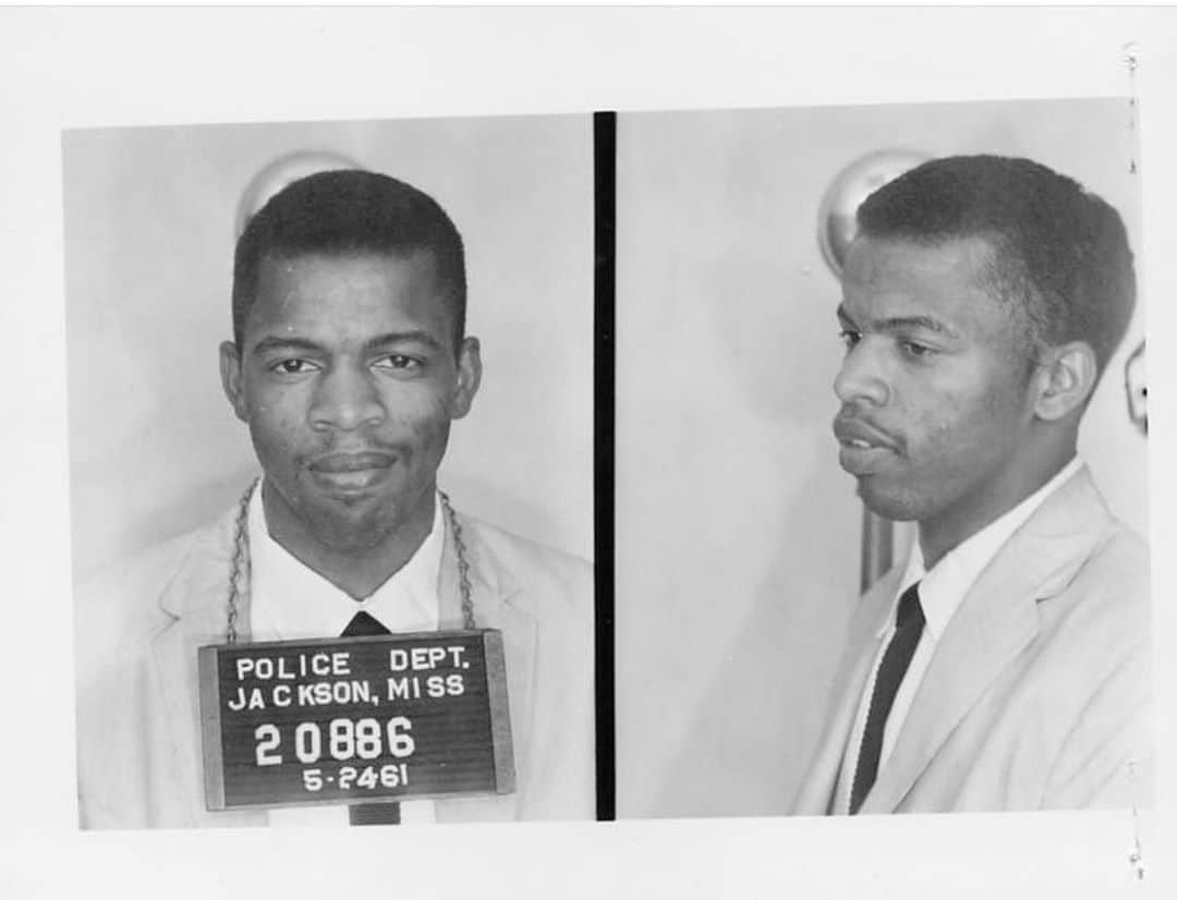リアーナのインスタグラム：「Thank you my brother. Thank you! 🙏🏿 Rest easy John Lewis.」
