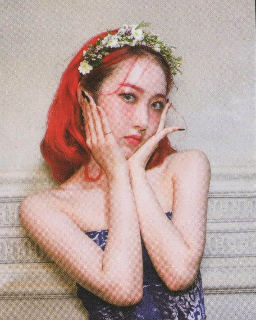 シンビさんのインスタグラム写真 - (シンビInstagram)「[SCAN] G-Friend "回:Song of the Sirens" Album Photocards cre; owner」7月19日 2時46分 - sinb_gfriend