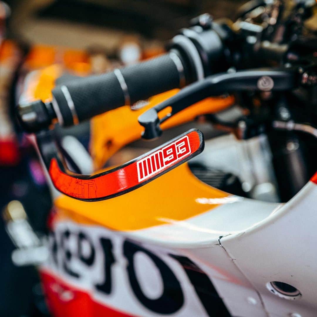 レプソル・ホンダのインスタグラム：「An 👁 for detail 🔍」