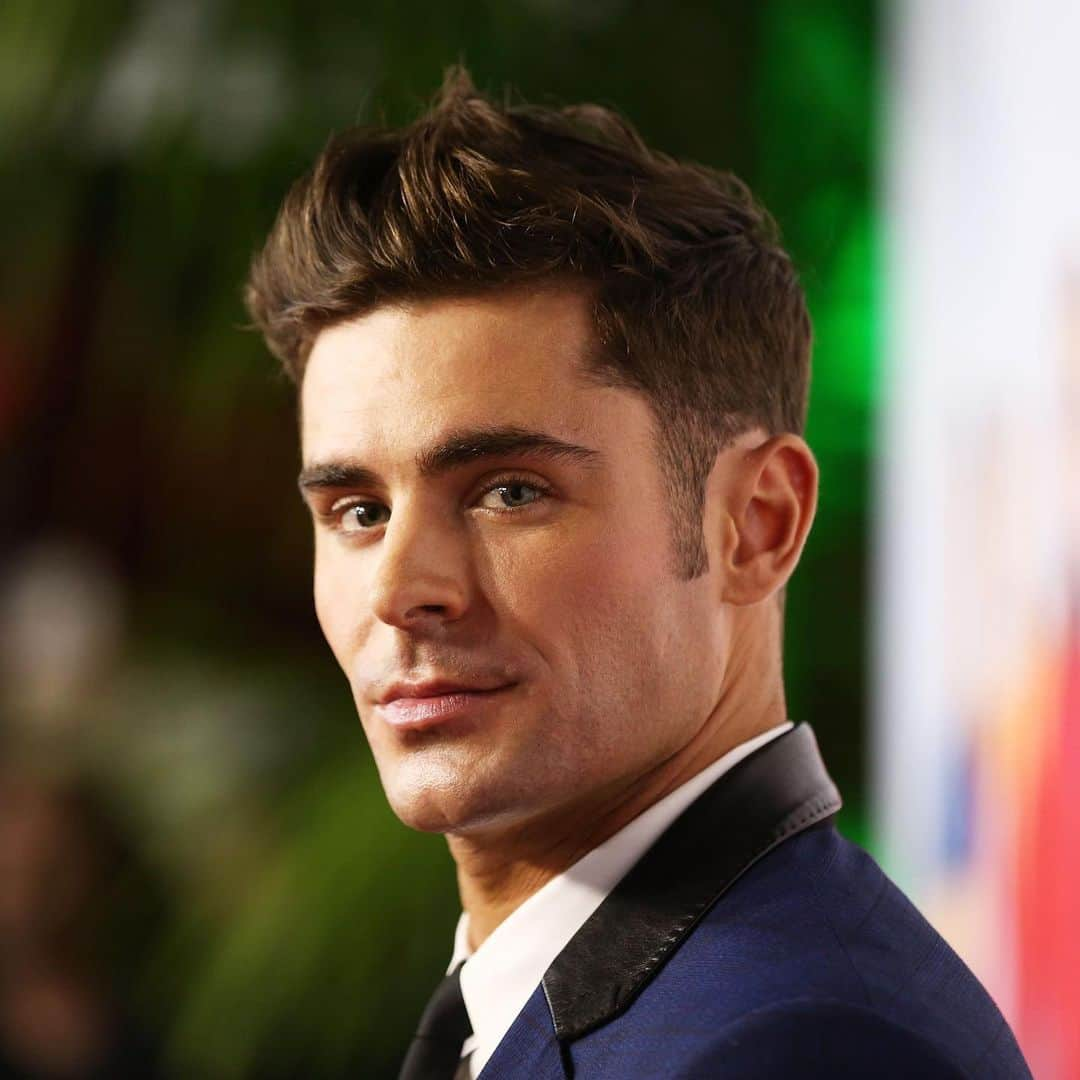 E! Onlineさんのインスタグラム写真 - (E! OnlineInstagram)「Will Zac Efron pretty much always be our type? Bet on it. (📷: Netflix/Getty/MoshxSpice on Twitter)」7月19日 3時16分 - enews