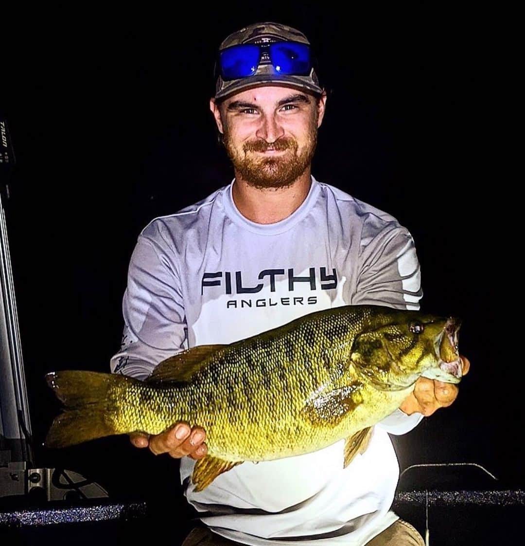 Filthy Anglers™さんのインスタグラム写真 - (Filthy Anglers™Instagram)「Everything went as planned for Andrew this night. He went out night fishing to try and catch his PB Smallmouth by throwing a jig. Let me be the first to tell ya, that’s a lie! That was not the plan but that’s exactly what happened. Andrew landed this 4 1/2 lbs smallie up in NH on a night trip with a jig, why not right? It just shows ya ... you never know what could happen. Congrats on the PB buddy you are Certified Filthy -,www.filthyanglers.com #fishing #filthyanglers #smallmouthbass #smallmouth #bassfishing #outdoors #nature #bigbass #newhampshire #outdoors #fish #angler #bronzeback #kayakfishing #mlf #bassmaster」7月19日 13時25分 - filthyanglers