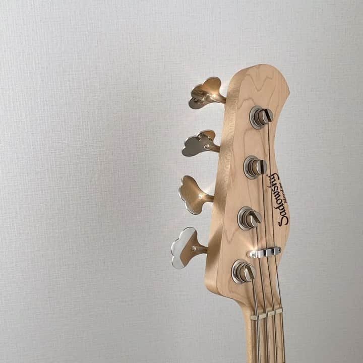 杉岡泉美のインスタグラム：「✨✨✨🎸キラキラ」