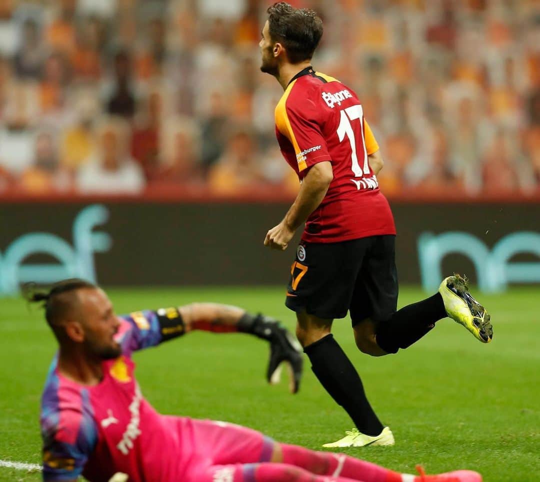 ガラタサライSKさんのインスタグラム写真 - (ガラタサライSKInstagram)「🦁 @yunusakgun17, Süper Lig'deki ilk golünü kaydetti!  Tebrikler Yunus Akgün! 👏 💪」7月19日 5時32分 - galatasaray