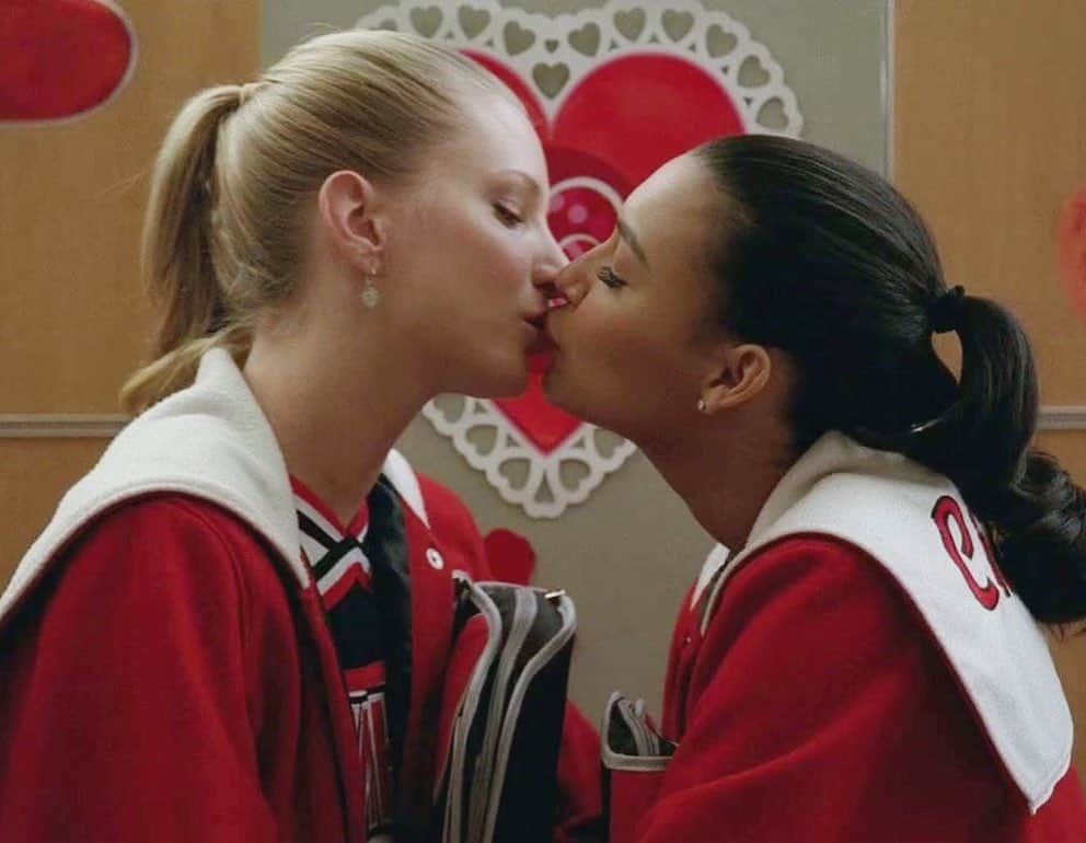 E! Onlineさんのインスタグラム写真 - (E! OnlineInstagram)「"It was one of the first times an openly lesbian, high school relationship was seen on network television and Naya understood what “Brittana” meant to the many young women who were seeing themselves represented on television for the first time. Naya always made sure that Santana’s love for Brittany was expressed with dignity, strength and with pure intentions."- Glee creators Ryan, Ian and Brad  (📷:Fox)」7月19日 6時04分 - enews