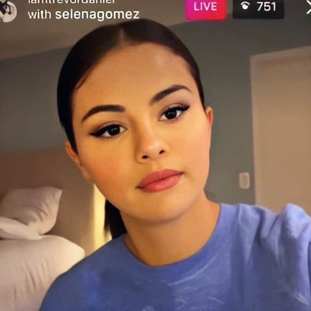 Always With Selenaのインスタグラム：「I really can't stop admiring her beauty, she’s a human beauty that shines」
