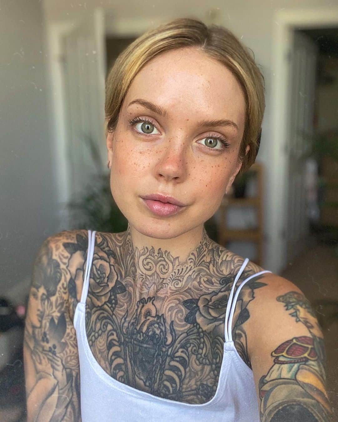 サラ・Xのインスタグラム：「Getting older is a gift not everyone is given.」