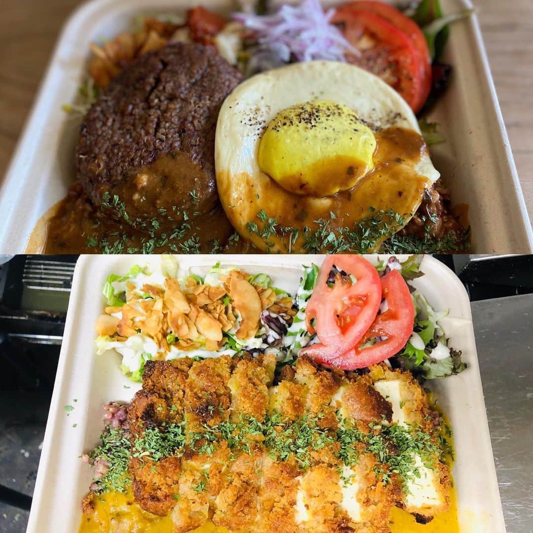 Peace Cafeさんのインスタグラム写真 - (Peace CafeInstagram)「Happy Saturday everyone ✨✨✨  Today’s mochi cake flavor is Matcha black sesame Kinako and Peach with chocolate sauce& almond.  Our special today is Locomoco and Katsu curry👍👍🍴🍴 I promise, you won’t regret trying these specials 😉!  今日のもちケーキは 抹茶ブラックセサミキナコ  ピーチチョコアーモンド  です。 #Peacecafe #peacecafehawaii #peace #healthy #healthyfood #vegan #vegetarian #hawaii #luckywelivehawaii #love #thankful #veganlocomoco」7月19日 7時27分 - peacecafehawaii