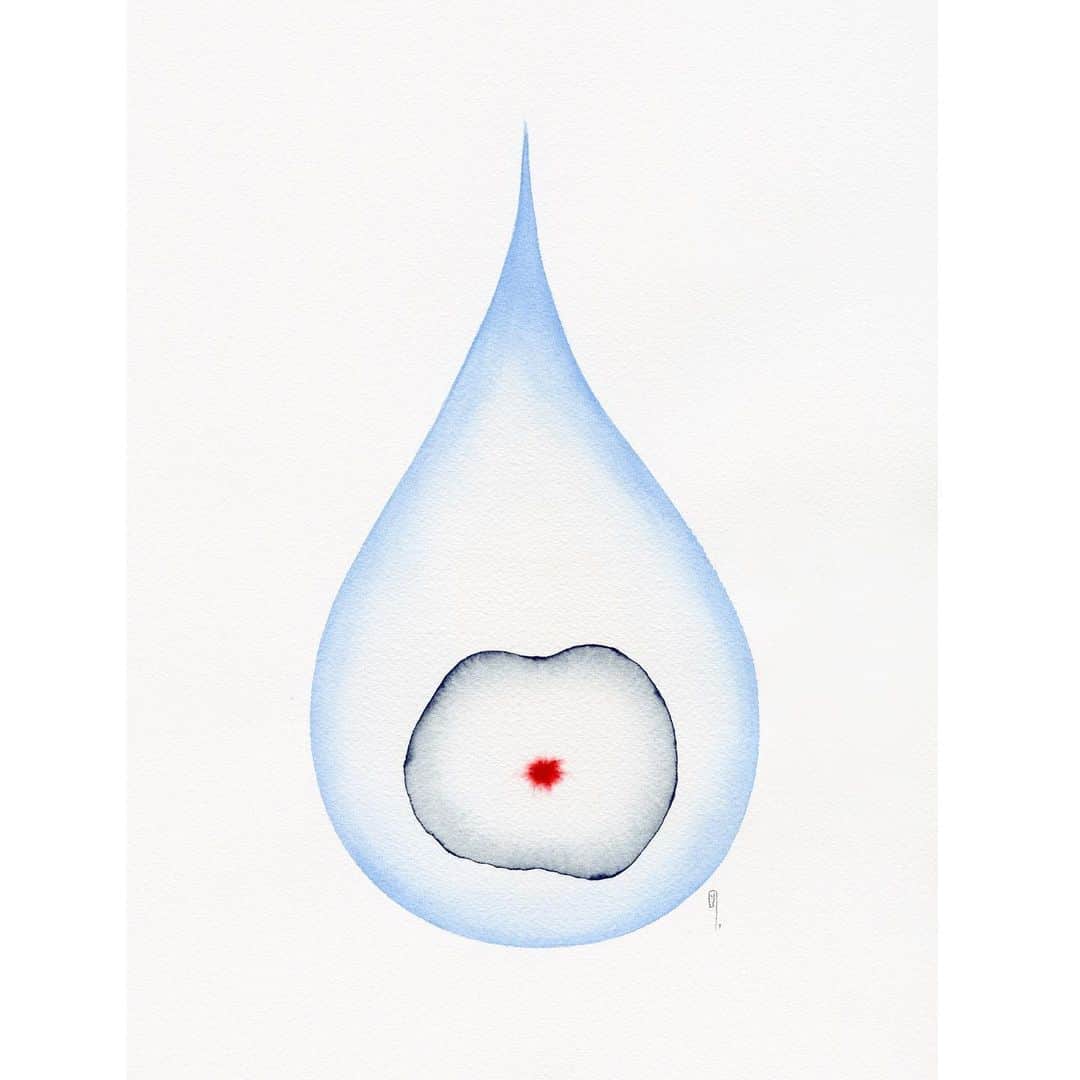 下條ユリさんのインスタグラム写真 - (下條ユリInstagram)「・ My post from 3 years ago  3年前 ・  #TodaysLoveLetterToYou July 15th 2017 ・ One small drop of big big amount of water ・ ・ #adrop #onesmalldrop #しずく #YuriShimojo_watercolors  #YuriShimojo  #下條ユリ」7月19日 7時33分 - yurishimojo