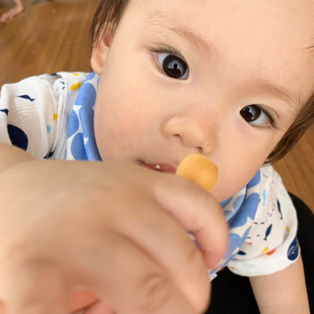 megumiさんのインスタグラム写真 - (megumiInstagram)「#今日の腹 この2日で福岡の美味しいもの色々食べたけど、 13時くらいまでに重ためのもの食べ終えて、後はなかなかお腹空かないから、軽いのすこーし食べてって感じなので、朝には腹ぺこ🙂🙃🙂🙃 . #therootsneighborhoodbakery のパンとか  #princeofthefruit  のパフェとか 餃子とか大宰府の梅ヶ枝餅とかタピオカ粉使った#chiffoncakemarie のモチモチのシフォンケーキとか 何でも美味しい☺️ . でも何が嬉しいかって、 甥っ子も食べられるものが増えてきて、一緒のもの食べられることだね😘 . 今日も色々食べます🤤 罪悪感無く食べるってこういうこと🤩めちゃくちゃハッピー❤️❤️ . . #福岡グルメ　#福岡パン屋  #セロトニン大放出の旅 #今日のおばばか通信　#おばばか #筋トレ女子 #ダイエット #fitnessmodel #メリハリボディ #healthybody  #ヘルシー #ボディメイク#ワークアウト女子 #フィットネス女子 #フィットネス #美ボディ  #フィットネスモデル  #お尻トレーニング #fitnessgirl #ウエイトトレーニング #vshape  #美腸 #腸活 #美活 #美尻 #美容」7月19日 8時03分 - megumi_aimy_fit
