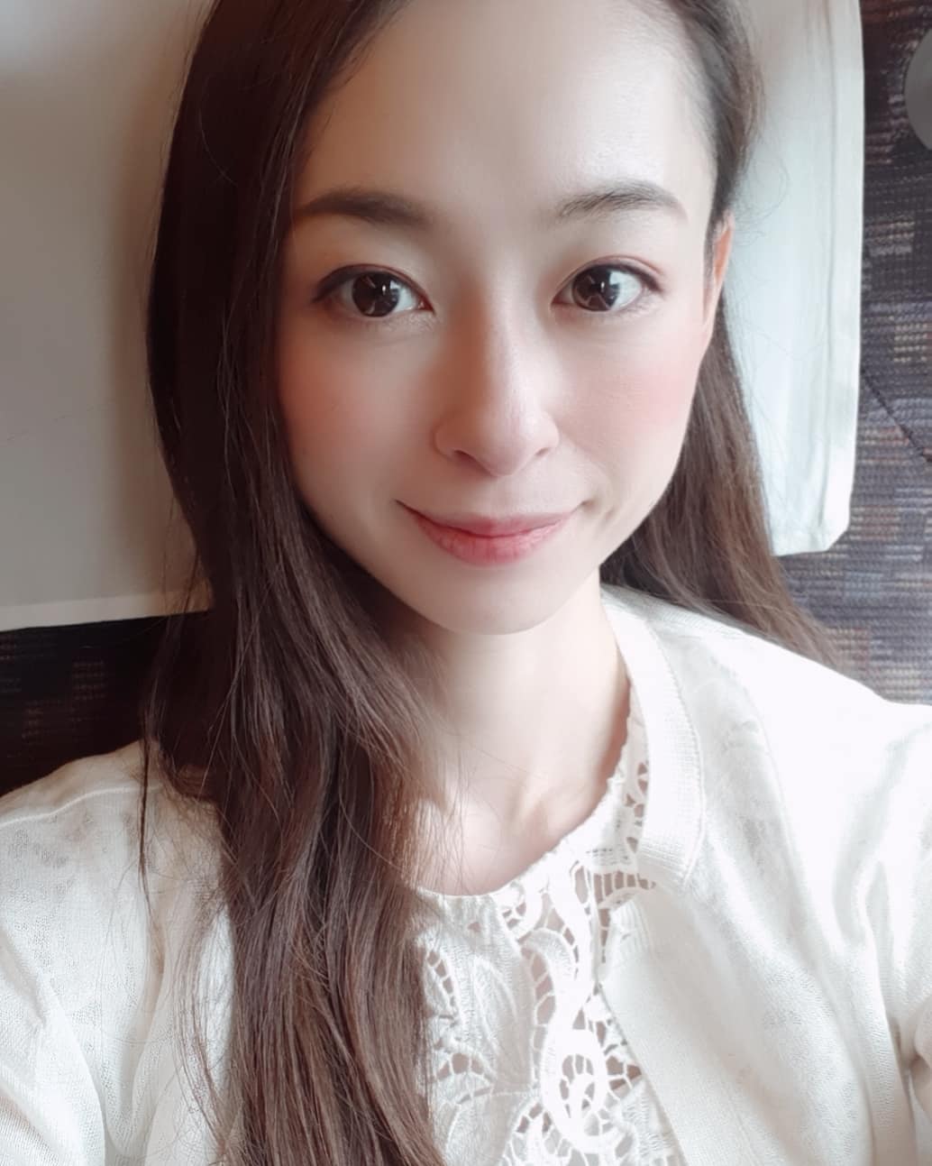 瞳ゆゆのインスタグラム：「あ、リップ塗り忘れてる💄  今日もレッスン頑張ろう💪 中継レッスン、今日はスタジオメインだけど、自主練で使ってね👍  #宝塚受験 #グラントジェンヌ #大阪」