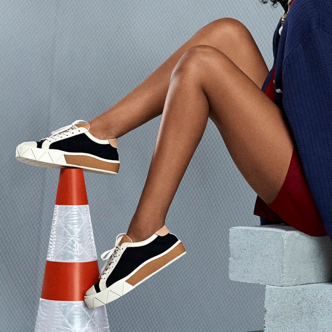 Schutzのインスタグラム：「SATURDAY NIGHT VIBES - SCHUTZ URBAN BLACK ❤️ #newin #schutzurban」