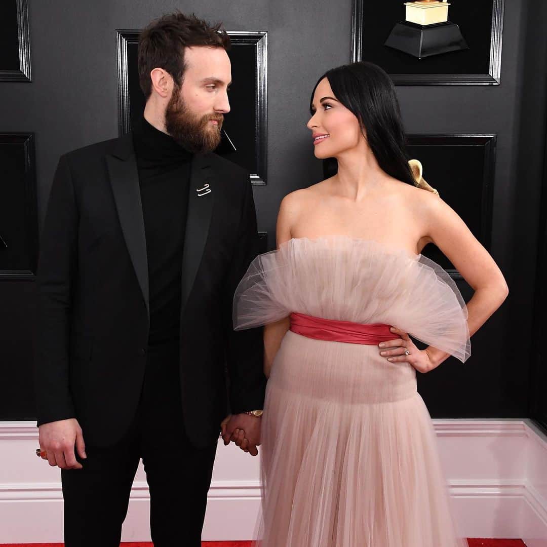 E! Onlineさんのインスタグラム写真 - (E! OnlineInstagram)「Even after announcing their divorce, Kacey Musgraves and Ruston Kelly still have each other's backs. Follow your arrow to the link in our bio for the sweet way Kacey showed her support for Ruston. (📷:Getty)」7月19日 9時01分 - enews