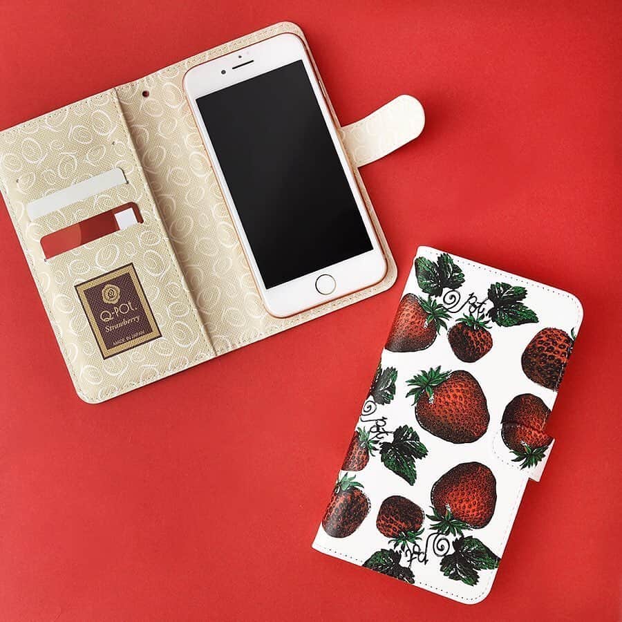 キューポットさんのインスタグラム写真 - (キューポットInstagram)「DECORATE YOUR PHONE♥﻿ ﻿ We have sweet collection as the phone accessory too. This is the newest item ''Strawberry Field Multi Smart Phone Case'' 🍓💕﻿ ﻿ Items are from $20.57, we recommend you to get as your first Q-pot. and also good for gift! 🎁﻿ ﻿ #qpot #sweet #madeinjapan #newcollection #2020ss #strawberry #iphone #phoneaccessory」7月19日 14時47分 - press_qpot_international