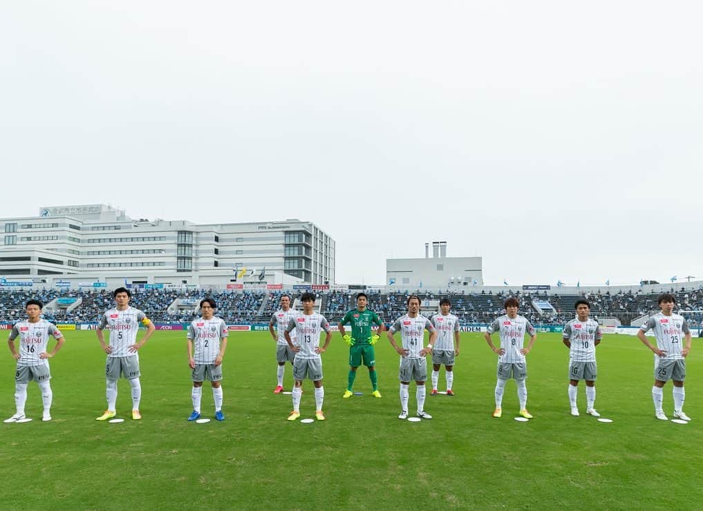 脇坂泰斗さんのインスタグラム写真 - (脇坂泰斗Instagram)「アウェー横浜FC戦  厳しい試合でしたが チームみんなで勝つことが出来ました！ またすぐ試合が来るので いい準備をして試合に臨みます。  2、3枚目 アオがヤスくん好きだーって 言ってきてるっぽい。。。 #川崎フロンターレ #frontale」7月19日 9時37分 - yasuto_wakizaka