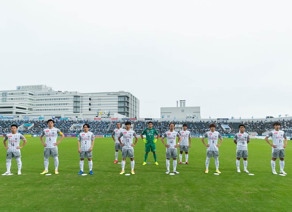 脇坂泰斗のインスタグラム：「アウェー横浜FC戦  厳しい試合でしたが チームみんなで勝つことが出来ました！ またすぐ試合が来るので いい準備をして試合に臨みます。  2、3枚目 アオがヤスくん好きだーって 言ってきてるっぽい。。。 #川崎フロンターレ #frontale」
