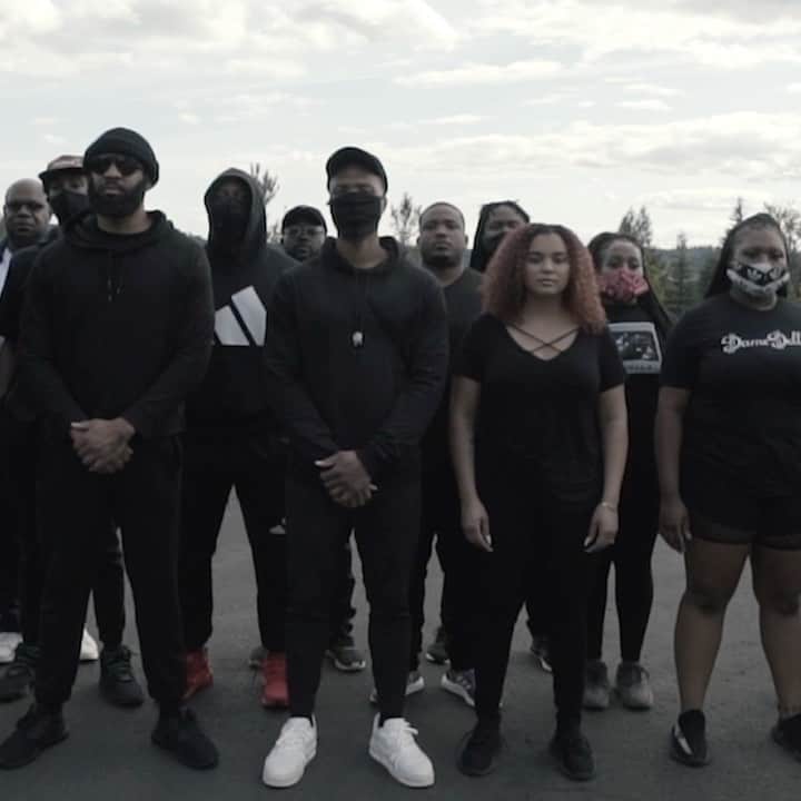 デイミアン・リラードのインスタグラム：「🎥 The video for my new single, “Home Team” (featuring @thehomiedreebo), is out now on my @youtube. Hit the link in my bio to tap in! #DameDOLLA #FrontPageMusic #HomeTeam」