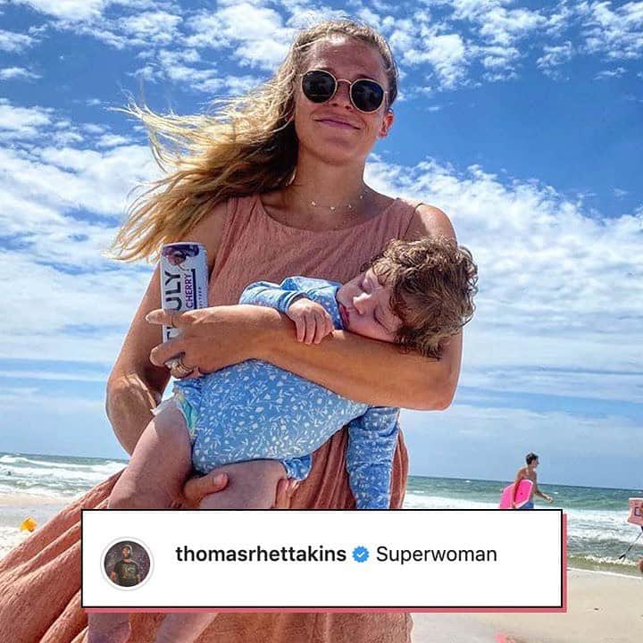 E! Onlineさんのインスタグラム写真 - (E! OnlineInstagram)「Moms are superheroes, truly. (📷: Instagram)」7月19日 10時02分 - enews