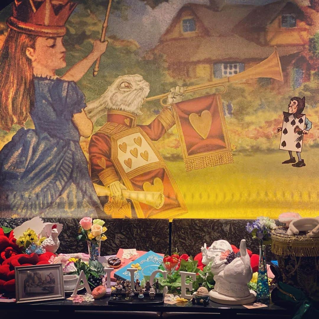 アリスのファンタジーレストランのグルメインスタ