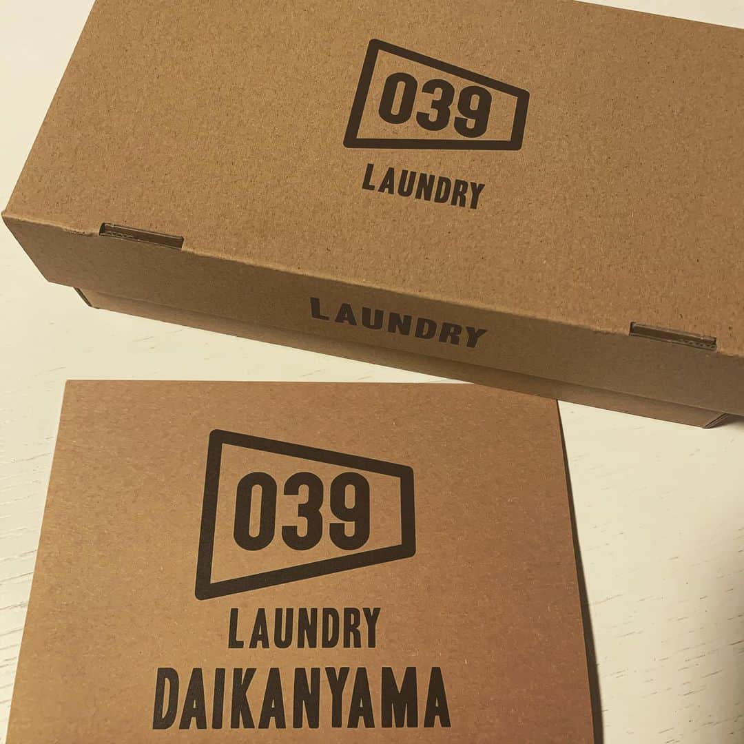 川嵜美佳のインスタグラム：「#039 #laundry #daikanyama  #tshirt #loveit :)♪」