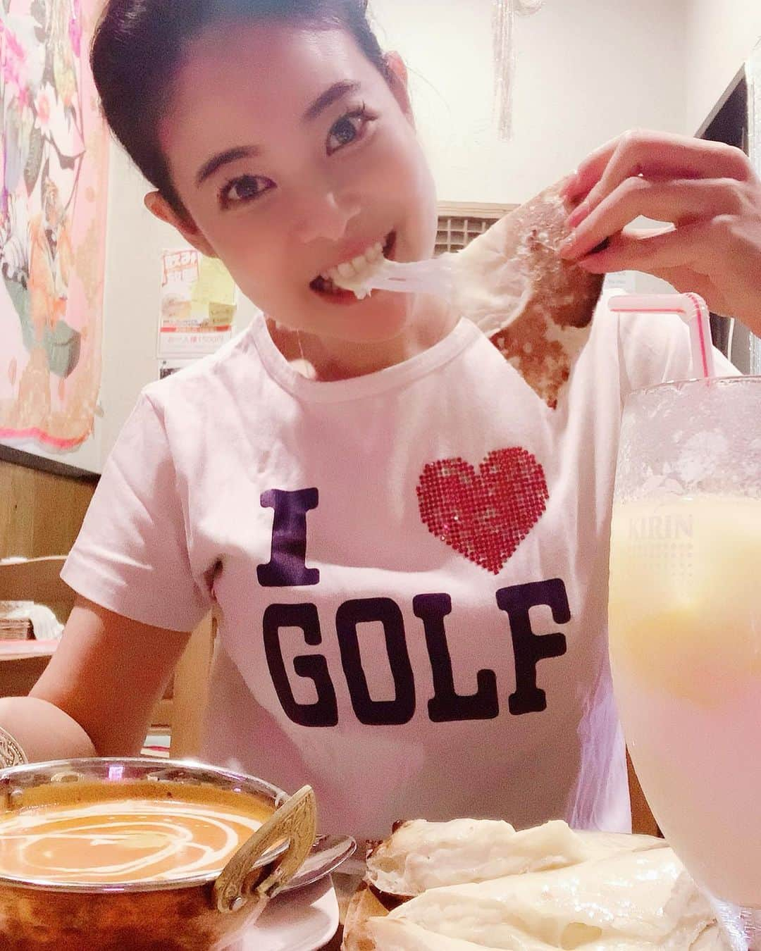 吉田玲奈さんのインスタグラム写真 - (吉田玲奈Instagram)「美味しい🍛チーズナン最高💛久々に来たからまた同じメニューになっちゃった😅w #インドカレー #本場のインド人シェフ  #バターチキンカレー #チーズナン #マンゴーラッシー #カレー大好き #uomasala #貸し切り #ゴルフ女子 #ilovegolf」7月19日 10時51分 - reina.yoshida.ciel.1218