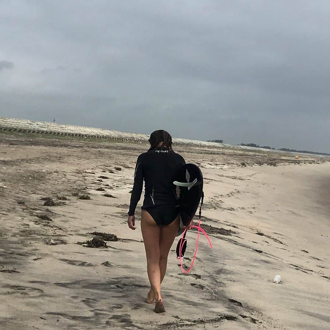 mitsuxmitsu24のインスタグラム：「How was your week? * * いい波乗りたいな🌊 * * #surfing #surfer #surfergirl #surfinglife  #サーファー #サーフィン女子 #サーフィン #波乗り女子 #波乗り」
