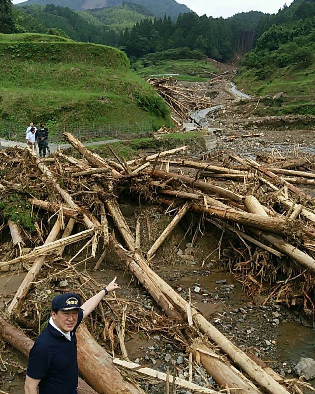 木原稔のインスタグラム：「県北部の被災状況を視察しました。」