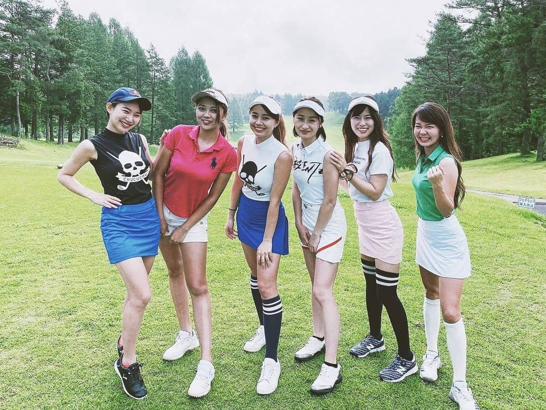 保坂玲奈さんのインスタグラム写真 - (保坂玲奈Instagram)「_____#golf #⛳ . . ぼくの夏休みって感じに過ごせた紫塚ゴルフ倶楽部。 今年もみんなと来られて嬉しい！ . プールや温泉があってご飯が美味しくて、 ゲストハウスもとっても素敵でおばあちゃんになっても みんなでゴルフ旅行で行きたいなと思える場所❤︎ . . . #ゴルフ#紫塚ゴルフ倶楽部#ゴルフ場#リゾートゴルフ#ゴルフ旅行#ゴルフ女子旅#ゴルフ女子#インスタゴルフ部#インスタゴルフ女子#ゴルフ初心者#ゴルフコーデ#ゴルフウェア」7月19日 11時37分 - __renao_0707