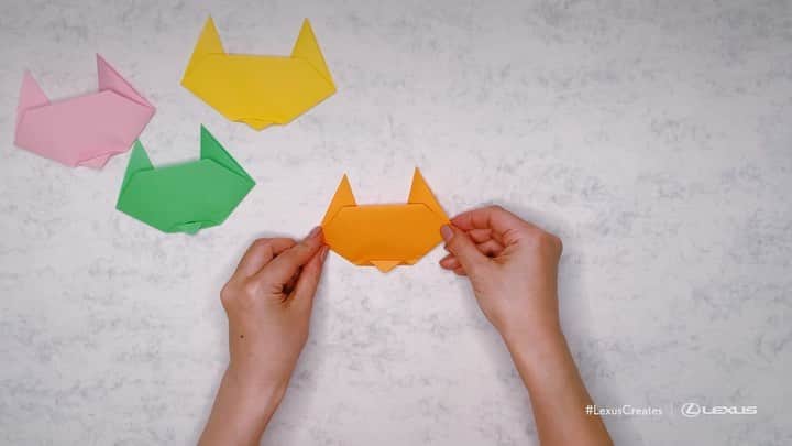 Lexus USAのインスタグラム：「Learn how to fold an origami cat with Coco Sato @giant_origami. Then, take one of the qualifying tests for takumi, the master artisans who craft Lexus vehicles by folding the cat with your non-dominant hand. #LexusCreates #ExperienceAmazing」