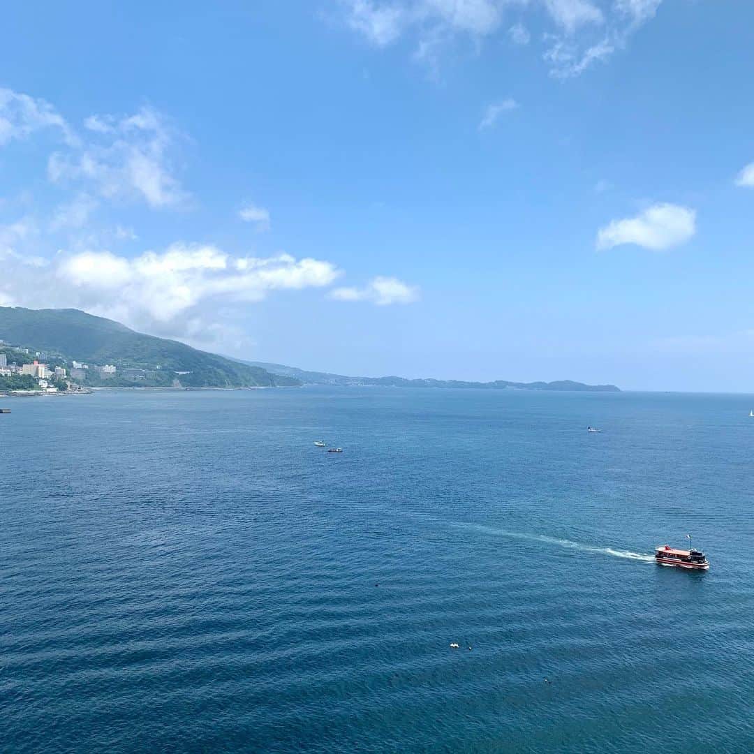 ホテルニューアカオ　熱海温泉＆リゾートのインスタグラム：「今日は久しぶりにいいお天気ですね☀️ セミの音が聞こえると本格的に夏が来たなと感じます☺️🌺✨」