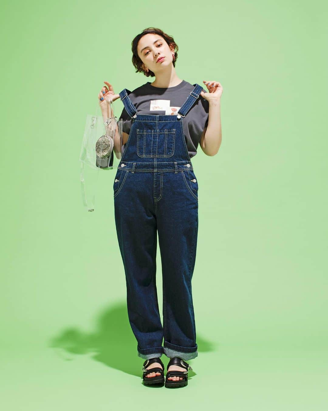 WEGOさんのインスタグラム写真 - (WEGOInstagram)「ㅤㅤㅤㅤㅤㅤㅤㅤㅤㅤㅤㅤㅤㅤ code1>> ✔denim overall ￥4,399(tax in) size:F code2>> ✔denim overall ￥5,499(tax in) size:M/L ㅤㅤㅤㅤㅤㅤㅤㅤㅤㅤㅤㅤㅤㅤ @courtneyey  @alansophie_  ㅤㅤㅤㅤㅤㅤㅤㅤㅤㅤㅤㅤㅤㅤ #WEGO #ウィゴー #WEGOMagazine #summer #fashion #overall #オーバーオール #denim #デニム #mens #メンズ #ladies #レディース #unisex #ユニセックス」7月19日 12時00分 - wego_official