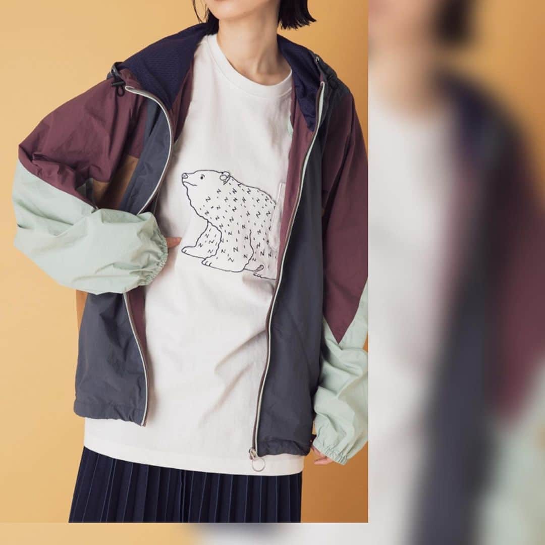ネ・ネットのインスタグラム：「HUMORにて公開中の「Autumn Styling」 では9月に発売予定のMEIとのコラボレーションアイテムもご紹介しています。ポケットTの刺繍はデザイナーたかしまかずあきが描きおろした木彫りのクマ。モデルが着用しているのは、Tシャツ、ブルゾンともに3サイズです。先行予約していただくと今ならポイントアップの特典がございます。  @nenet_official プロフィールのURLよりぜひご覧ください。  #ネネット #nenet #新作 #new #autumn  #winter #2020 #collection  #fashion #tokyo #japan @hmrjp #onlineshop #humor #september #october #mei #collaboration」