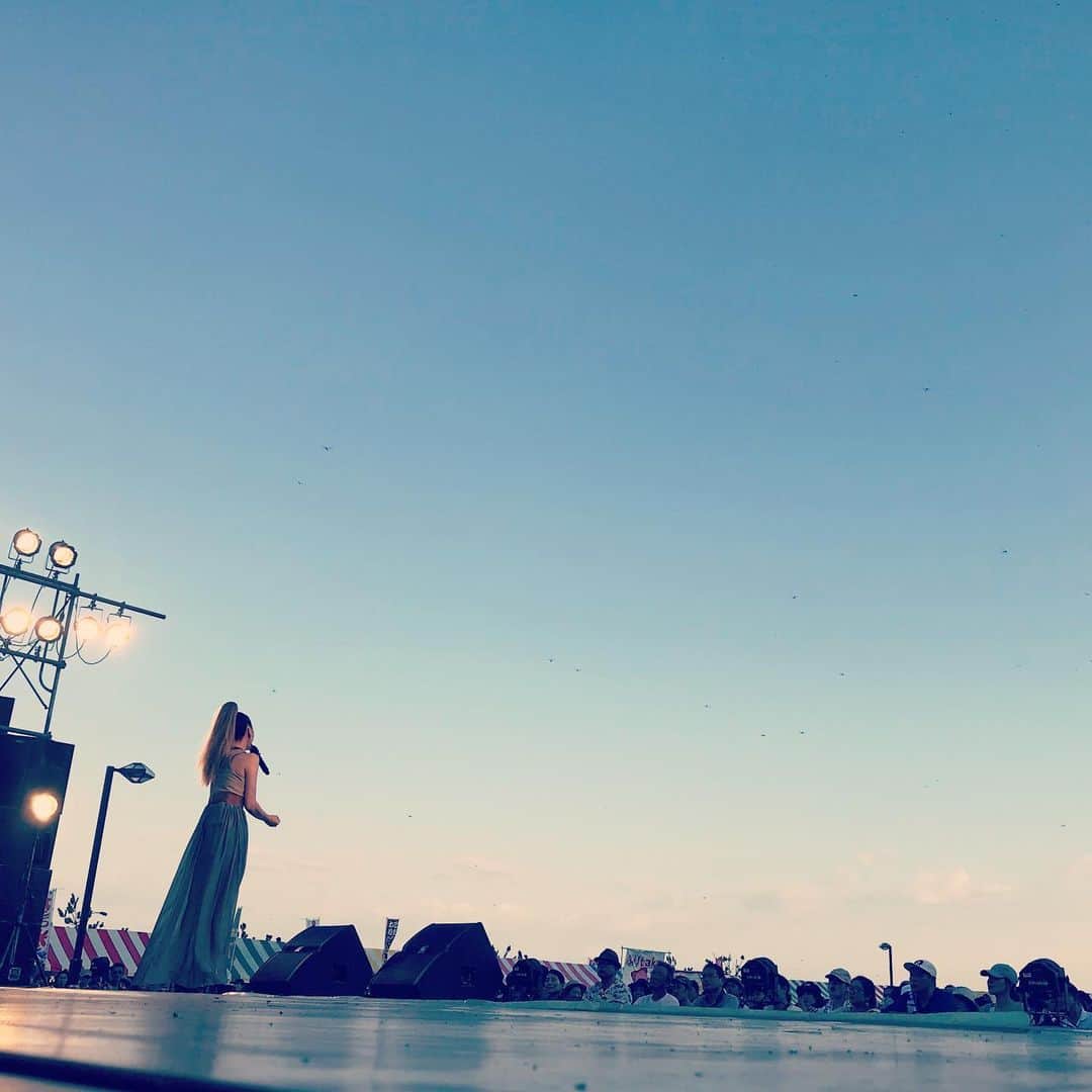 小柳ゆきのインスタグラム：「‪【延期のお知らせ】‬  ‪「20th Anniversary Tour 2020-2021 SPHERE～球宇宙～」大阪公演・東京公演ですが、新型コロナウイルスの感染拡大の防止とお客様及び関係者の安全を考慮した結果、延期させていただくことになりました。‬  ‪詳細は公式HPをご確認ください。‬ ‪https://yuki-k.fanmo.jp/info.php?id=604‬  ‪by STAFF‬」