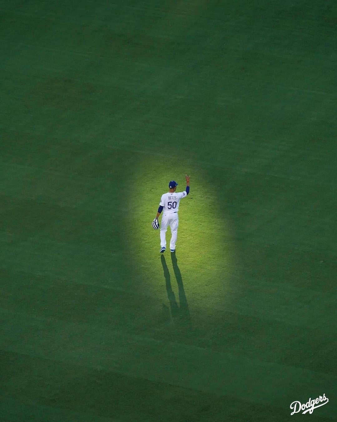 Los Angeles Dodgersさんのインスタグラム写真 - (Los Angeles DodgersInstagram)「One day closer to Opening Day.⁣ ⁣ Take a look at some of our favorite photos from Summer Camp.」7月19日 12時51分 - dodgers