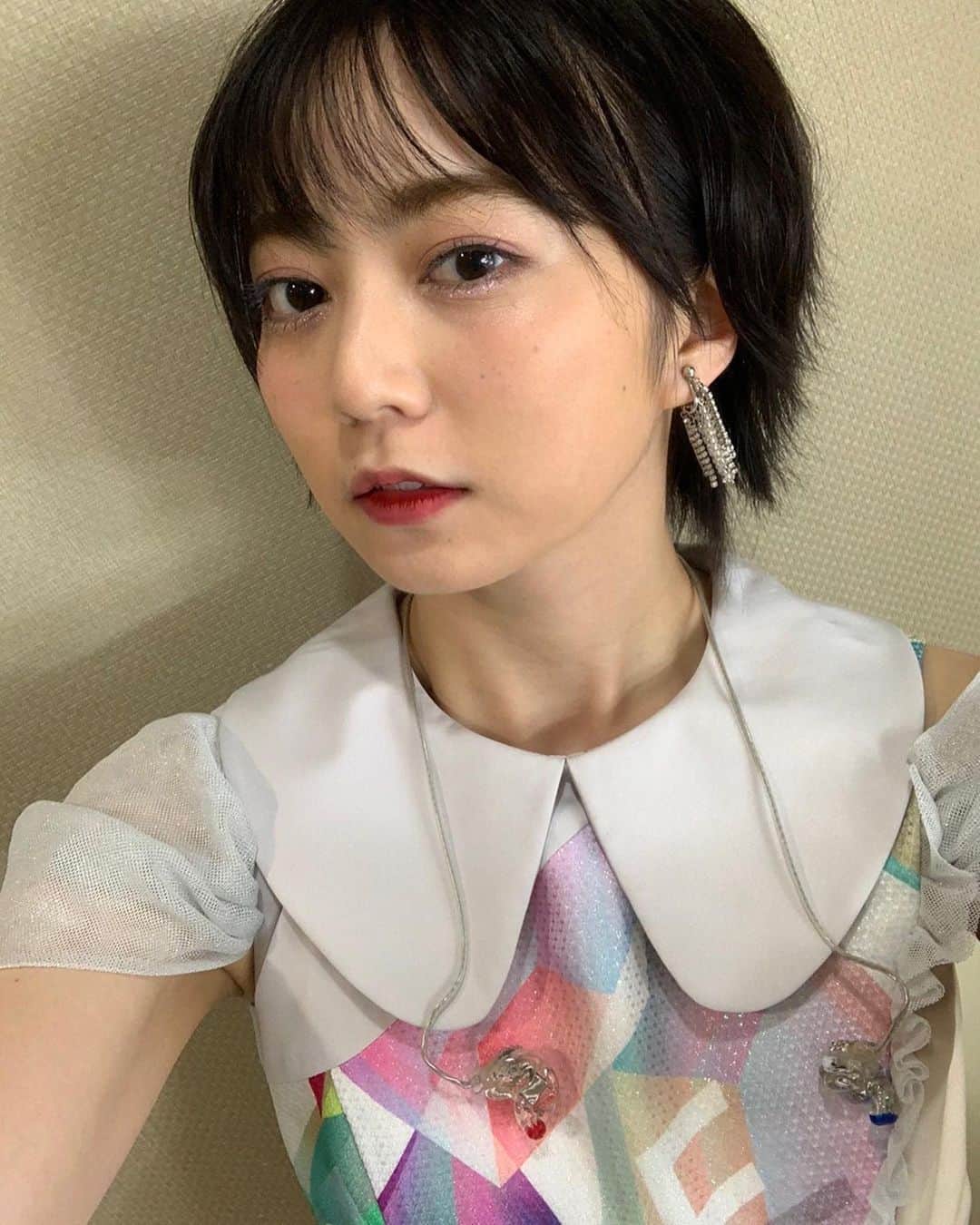 安本彩花さんのインスタグラム写真 安本彩花instagram ㅤㅤㅤ ㅤㅤㅤ 自撮りは連写しがち 8月17日 16時22分 Yasumoto Ayaka Official