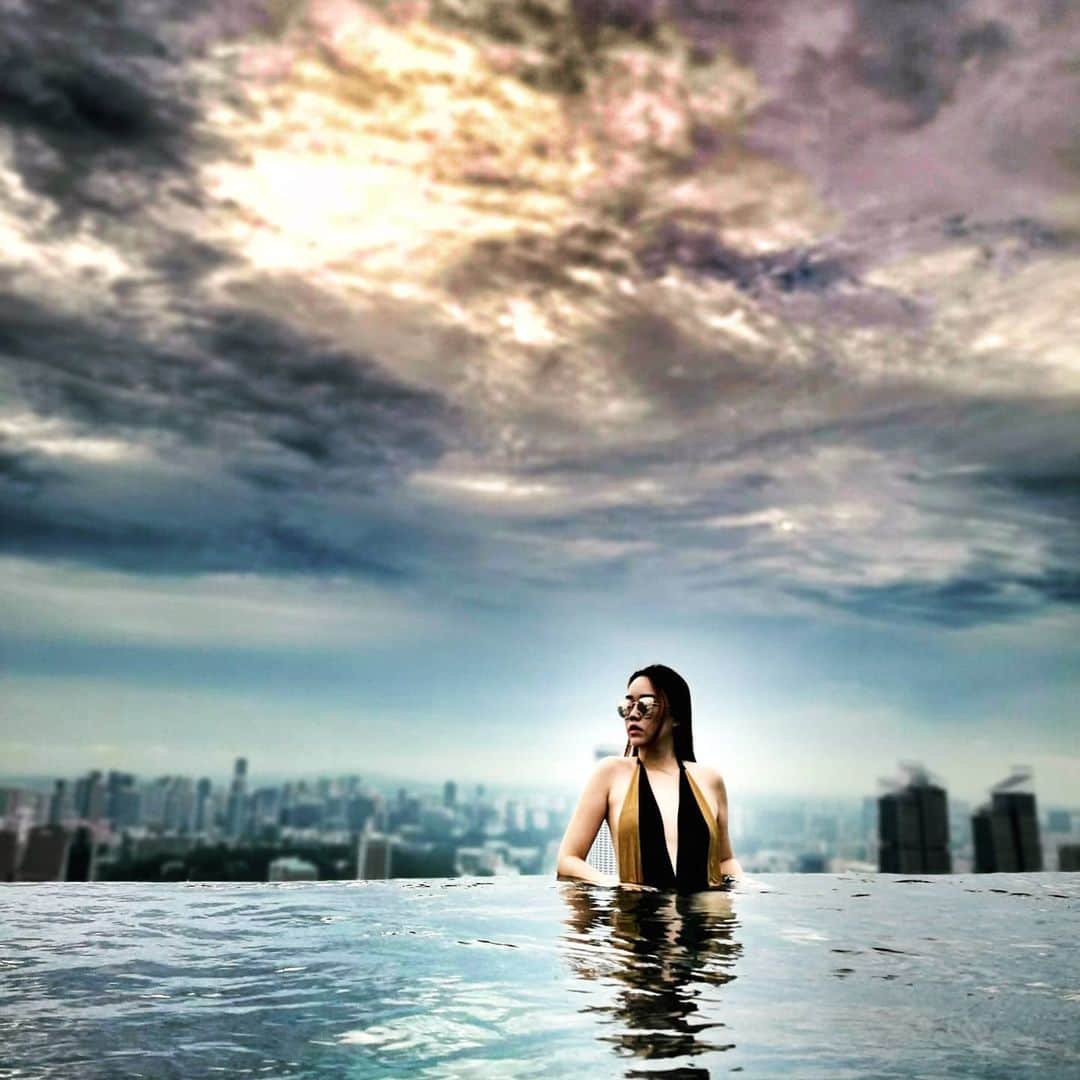 Nicole Chenさんのインスタグラム写真 - (Nicole ChenInstagram)「The only holiday we can have in our own country. The mood of deep depression #singapore #lifestyle #marinabaysandshotel #marinabaysingapore #marinabaysands」8月17日 16時15分 - nicolechen.tv