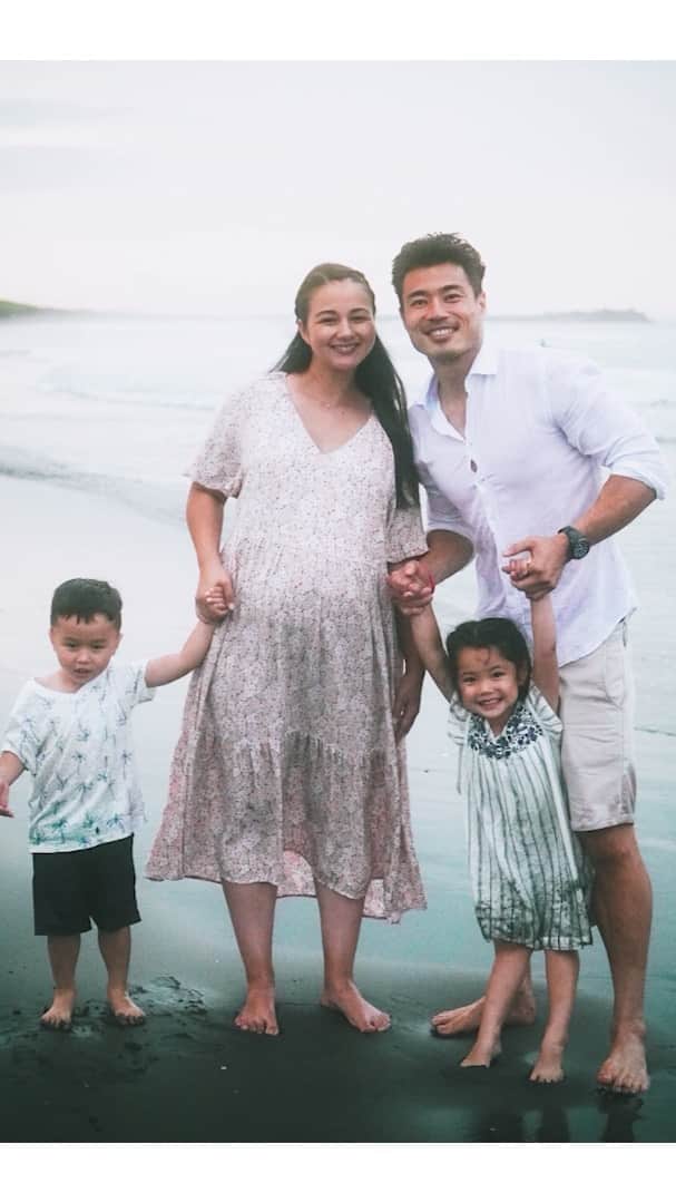 エリナ シルカのインスタグラム：「Family time before baby number 3 arrives 👨‍👩‍👧‍👦👶 ハワイに飛び立つ直前に家族動画を撮って頂きました☺️ Thank you @keita_fj」