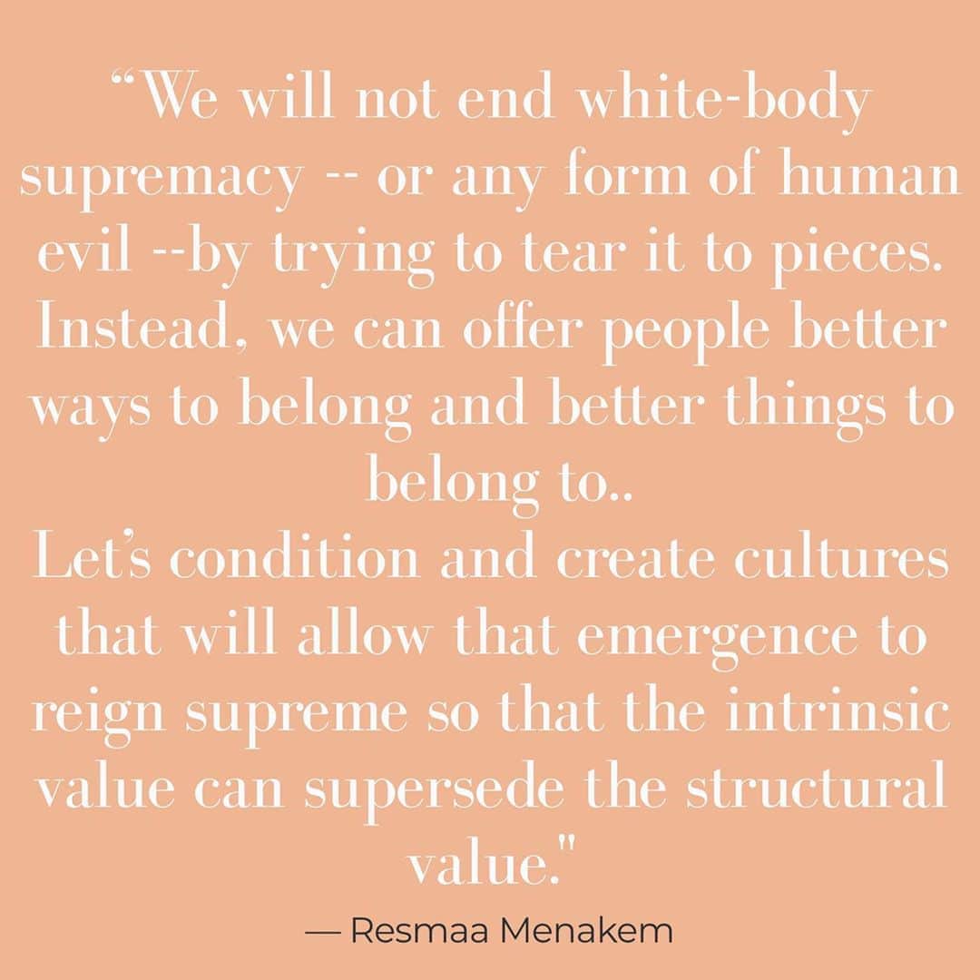 Amelia Zadroのインスタグラム：「@resmaamenakem ‘s words from a brilliant podcast with @onbeing called ‘Notice the rage, notice the silence’ (I’ll link to it in my story). Resmaa’s teachings on how to dismantle white supremacy and create new culture through healing trauma have personally resonated and provided extremely helpful for me in taking steps on my personal journey in this movement.  I also recommend reading his book ‘My Grandmothers Hands’ which I’m still working my way through, it’s not only insightful but guides you through physical practices for embodied transformation too.  I’m very much up for conversations on this topic with anyone on a similar journey - HMU via DM 💛」