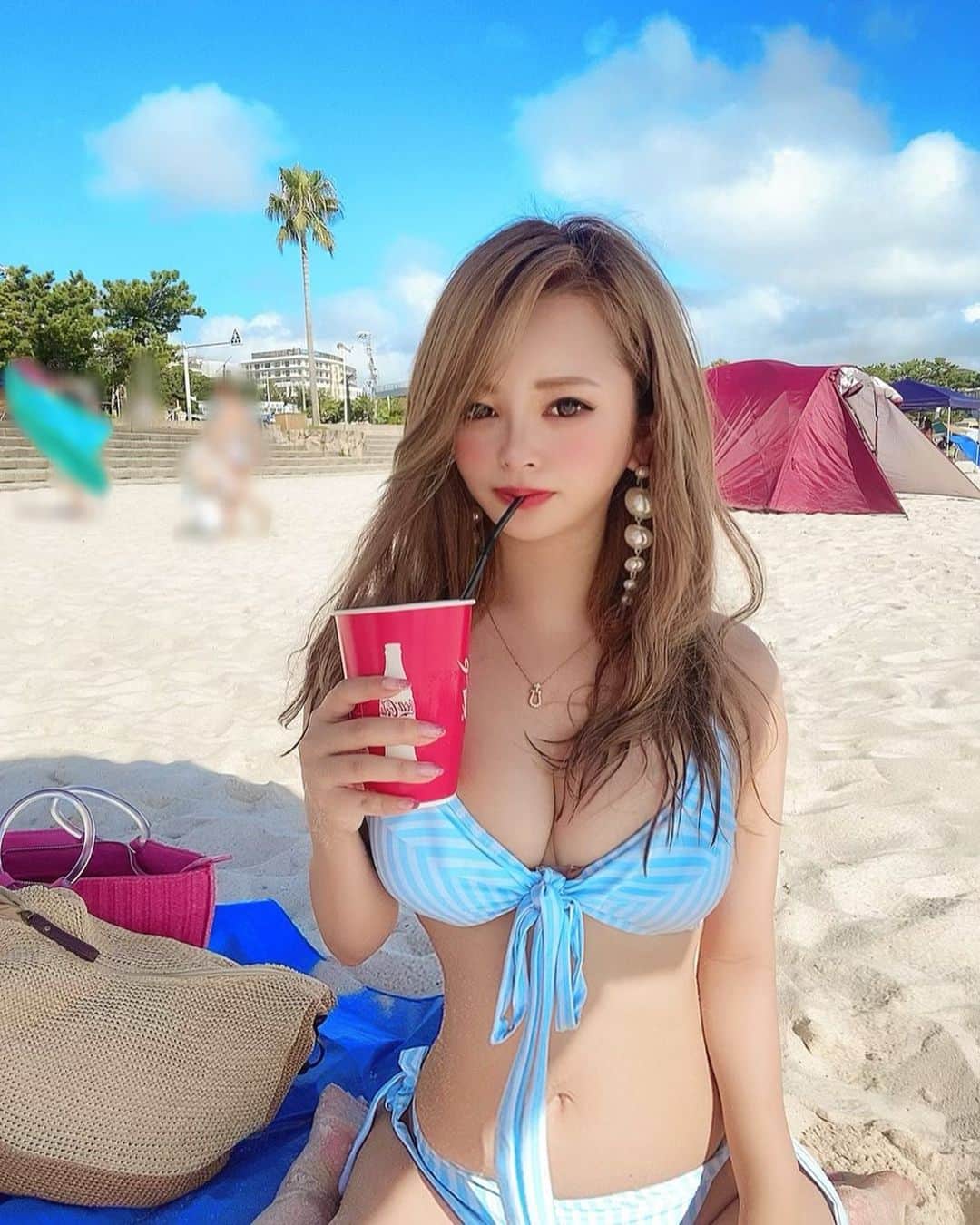 ギャル　巨乳 ゆいさんのインスタグラム写真 - (ゆいInstagram)「. . . . お盆休み満喫できた💛💛 もっと海行きたいなあ👙👙  今日から仕事がんばろっと💗 . . . . #白浜 #ビキニ #ビキニギャル #水着 #ギャル #キャバ嬢 #キャバクラ #北新地 #ミナミ #金髪  #エースファクトリー #ニルス ...