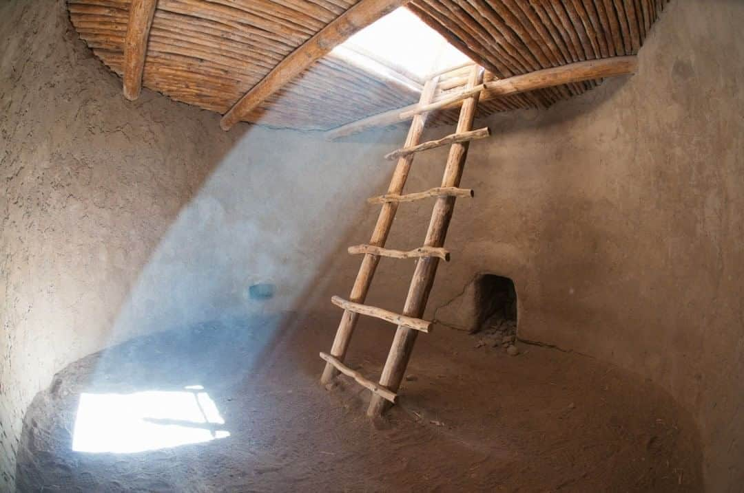 National Geographic Travelさんのインスタグラム写真 - (National Geographic TravelInstagram)「Photo by @michaelclarkphoto  Sunlight streams into the kiva in Bandelier National Monument near Los Alamos, New Mexico. The climb up to this cave scares off lots of folks, as you have to climb a series of tall wooden ladders, leaving many feeling exposed. But once you arrive to this special cave and descend into the kiva, the feeling you get while thinking about the thousands of ceremonies performed here is powerful. To capture this image, I had to use a fish-eye lens to get the entire kiva into the photo. #kiva #bandelier #newmexico」8月17日 17時08分 - natgeotravel