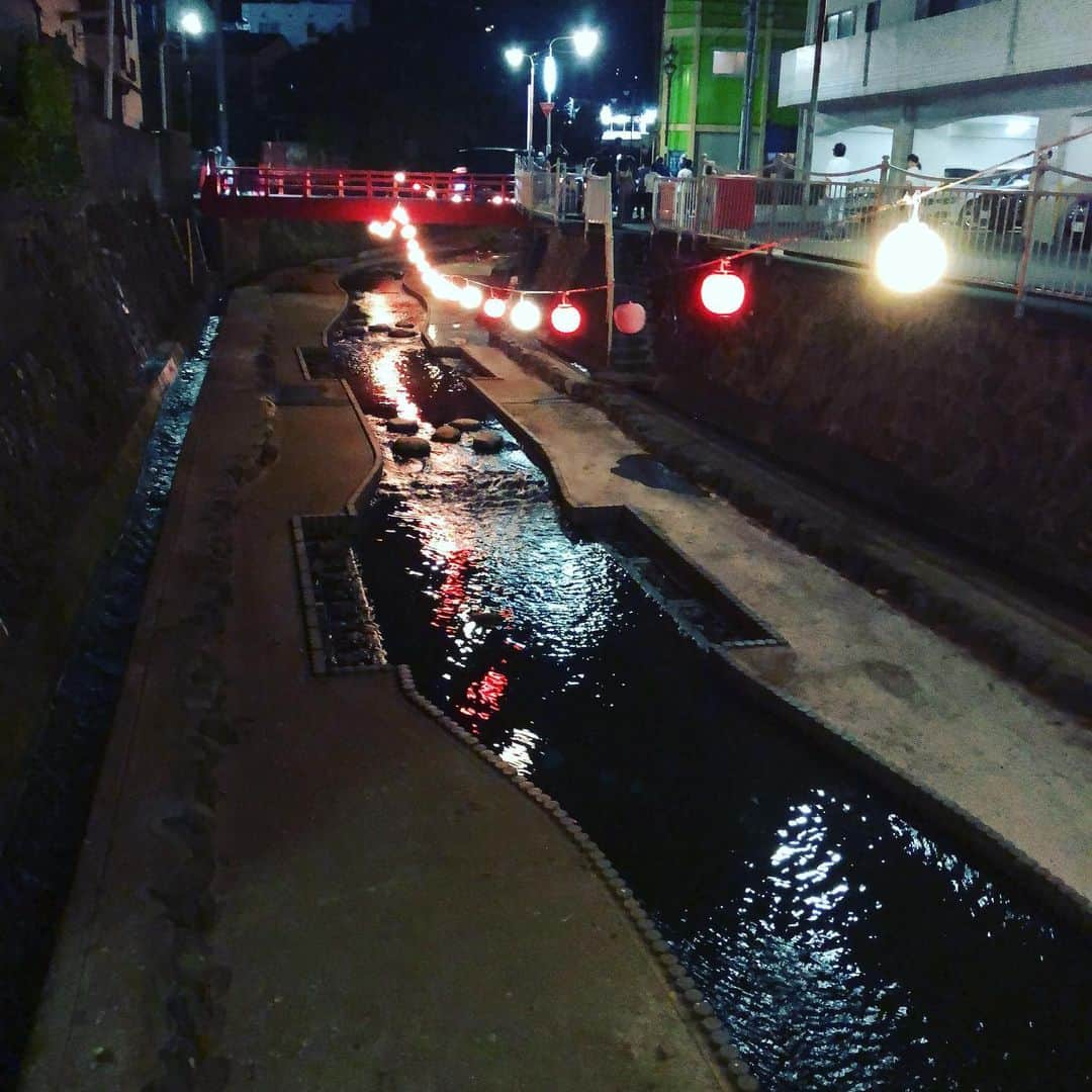 熱海市のインスタグラム：「なんだか風情がありますね🏮 #網代 #南熱海地区 #南熱海 #わたしの熱海 #わたしの熱海写真投稿  #熱海のたくさんの写真 #応募お待ちしています」