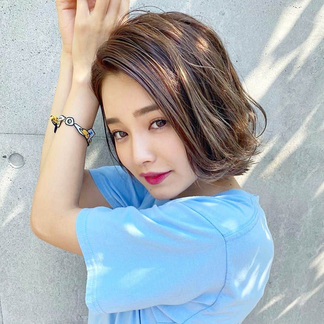 富久美玲のインスタグラム：「_ . 前回のハイライトも良い感じ＼(^o^)／💓 . #ヘアメンテナンス#ミニボブ#ハイライト#ラベンダーブラウン#ヘアカラー」