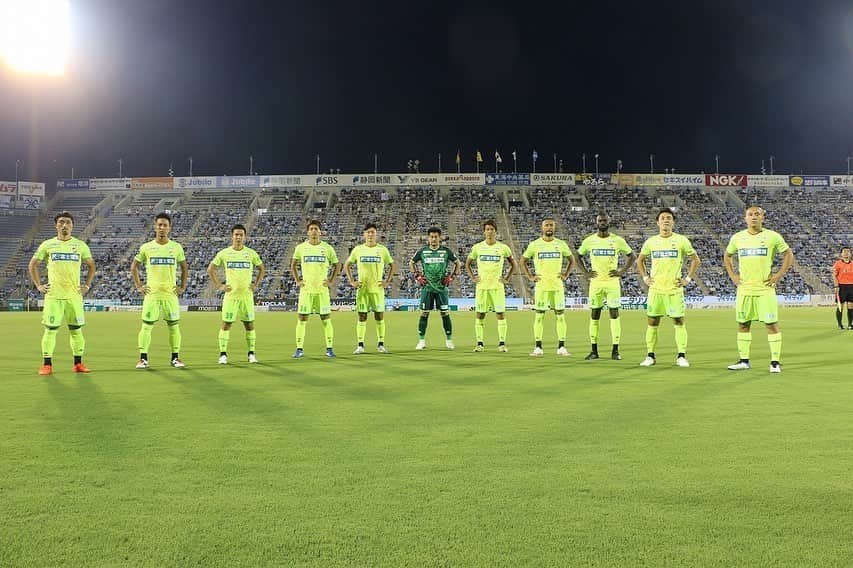 新井一耀のインスタグラム：「みんなで掴んだ3連勝！ 続けていけるように！  #jef #jefunited #17 #新井一耀」