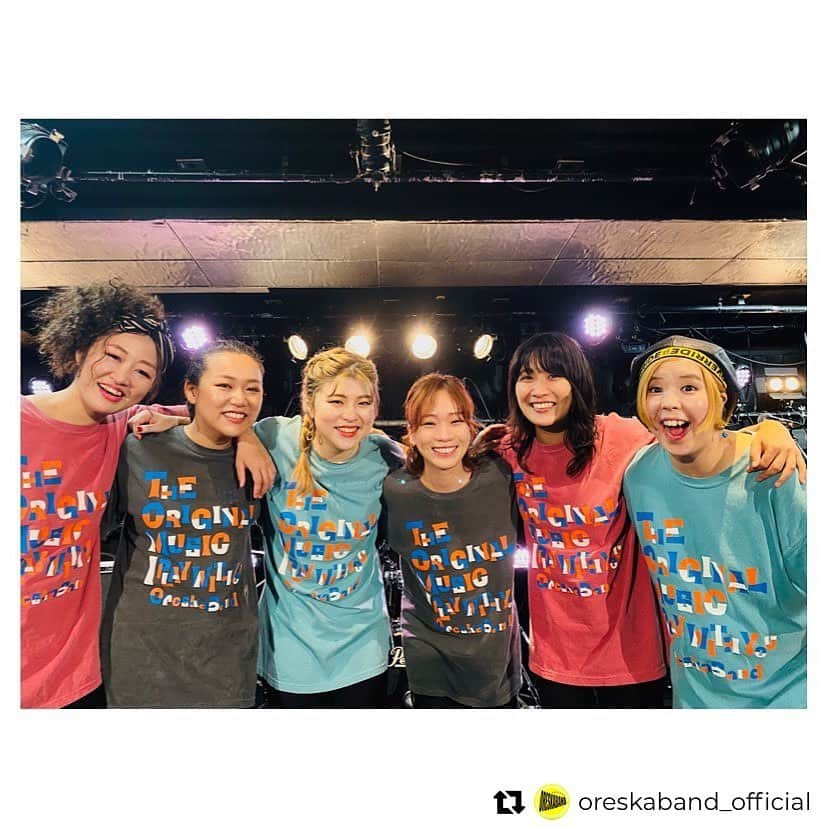 HAYAMIのインスタグラム：「とみお疲れさま❣️We love you❣️  Repost from @oreskaband_official • さよならホームラン〜君の瞳に乾杯〜大阪編〜  見てくださった方々、本当に本当にありがとうございました❣️ 最高の形でトミを送り出せることに、全てに感謝です✨✨ トミとオレスカは別の道を歩いて行きますが、魂は繋がっているし、ここがまたスタートとなりますので、今後ともオレスカバンドもトミのことも応援よろしくお願いします📣✨👏🏻👏🏻👏🏻  #オレスカバンド 新たな章の始まり〜🔥🔥🔥🔥🔥  トミ本当にお疲れ様❣️ あなたのベースは優しく強く、本当に最高でした🌞🌞🌞一緒にバンドやってこれて本当に誇りに思います🌸🌸  see you next time👋🏻👋🏻👋🏻👋🏻bye  アーカイブ3日間見れます✨ https://twitcasting.tv/c:umeda_zeela/shopcart/13295」