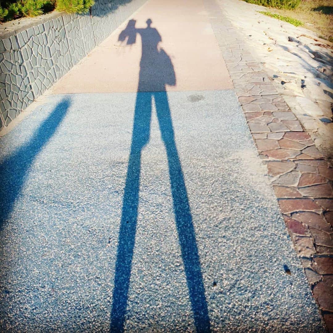 松本隆博のインスタグラム：「。 みなおはー 今日もながーーい1日！ (^○^) ラジオ2本収録してきまふ♪ ┌(┌＾o＾)┐  ～人生遊歩道～」