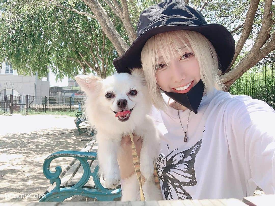 若月雅のインスタグラム：「シエルと若月の夏休み🌻🌴🌈 . . 初ゴーカート、楽しかったね🐶💕　 . .」