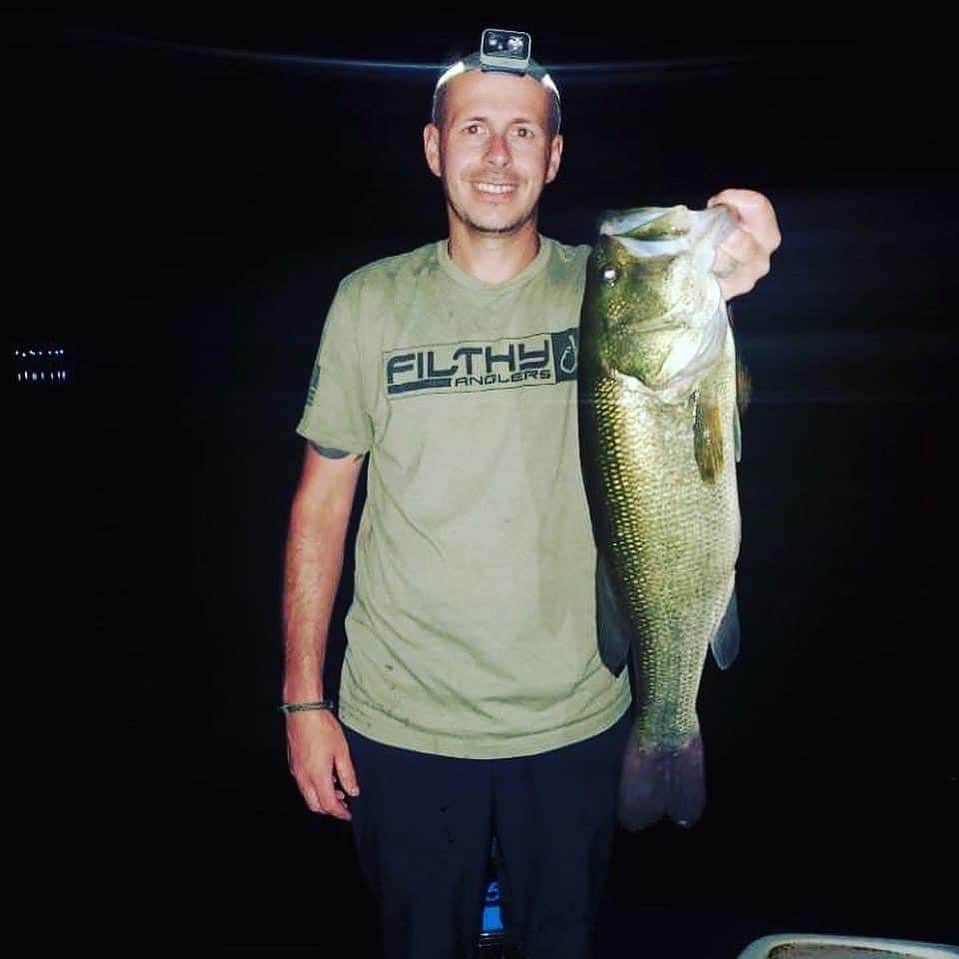 Filthy Anglers™さんのインスタグラム写真 - (Filthy Anglers™Instagram)「Who here loves the night bite?! Our buddy Joel @swimbait_g from Massachusetts sure does. If you’ve never fished at night give it a try. It’s not for everybody I know, but if you go, do it with a friend if possible. Not cause it’s scary (believe me it has its moment) but because it can certainly be dangerous fishing blind - more tends to go wrong. They say the big girls come out when the sun drops and the water cools, they tend to move up looking for an easy meal. Top water at night might be the best rush you’ll get fishing, silence turns to chaos quick! Congrats on the tank Joel, you are Certified Filthy. www.filthyanglers.com #fishing #filthyanglers #bassfishing #nature #bigbass #angler #nightfishing #boat #largemouthbass #monsterbass #catchandrelease #smallmouth #trout #salmon #fish #filthy」8月17日 10時45分 - filthyanglers